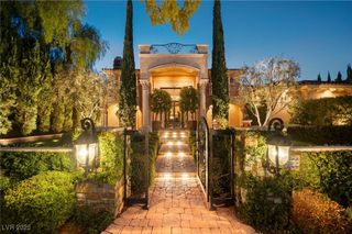 8808 Greensboro Lane, Las Vegas, NV 89134