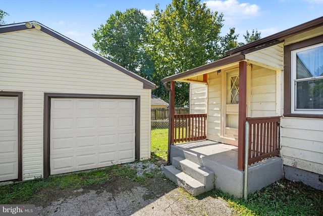 935 HILLSIDE AVE, Upper Chichester, PA 19061