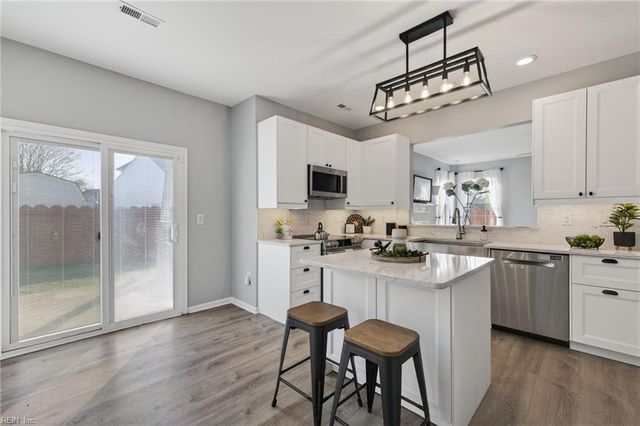 2925 Beaden DR, Virginia Beach, VA 23456