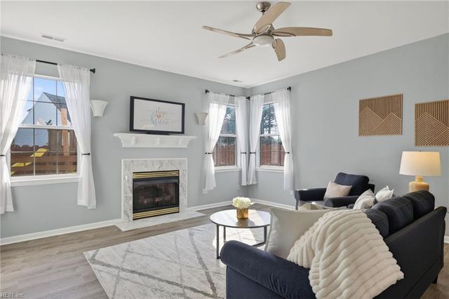 2925 Beaden DR, Virginia Beach, VA 23456