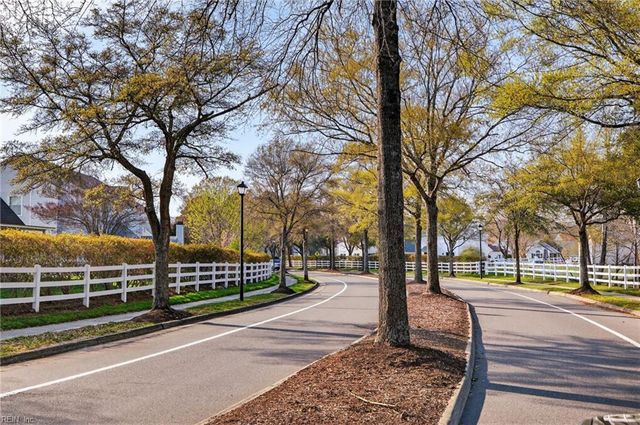 2925 Beaden DR, Virginia Beach, VA 23456