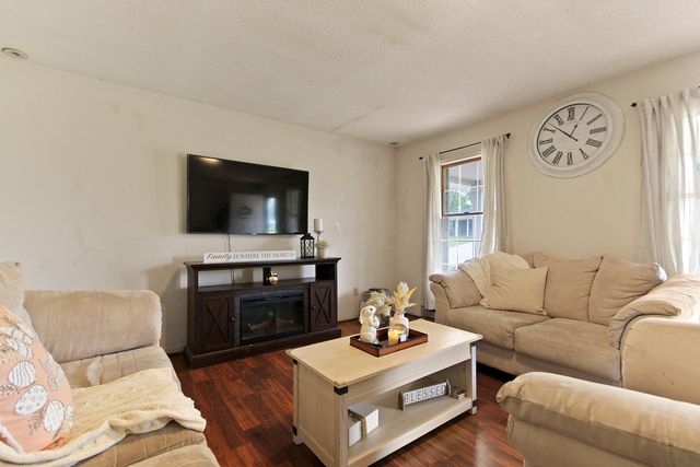 1733 BEACON ST, Mexico, MO 65265