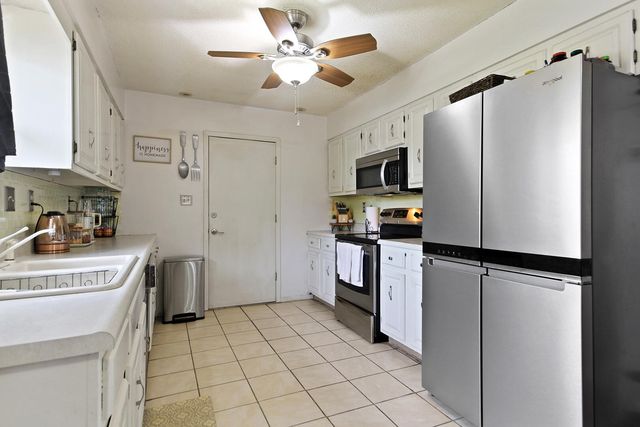 1733 BEACON ST, Mexico, MO 65265