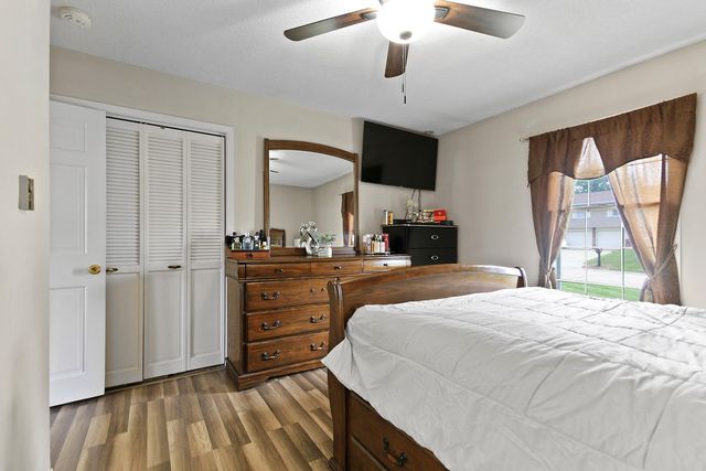 1733 BEACON ST, Mexico, MO 65265