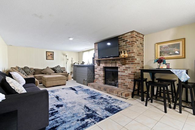 1733 BEACON ST, Mexico, MO 65265