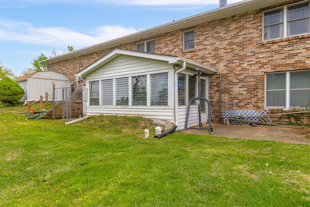 1733 BEACON ST, Mexico, MO 65265