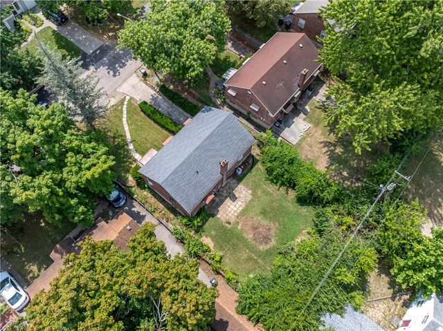 333 Castlewood Avenue, Harrison Twp, OH 45405