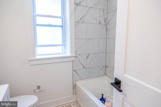 7 CENTER ST, Collingswood, NJ 08108
