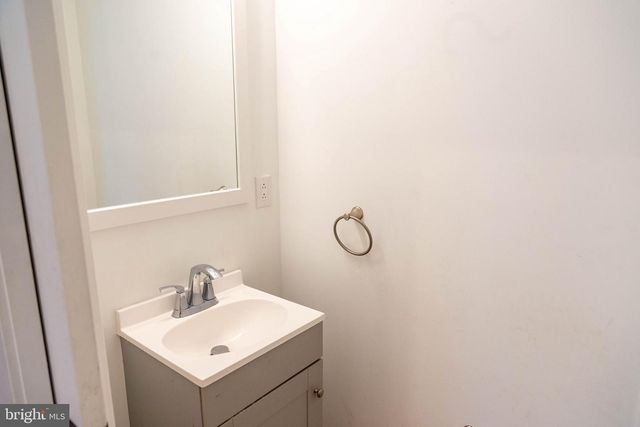 7 CENTER ST, Collingswood, NJ 08108