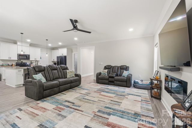 413 Lakewood Drive, Lexington, NC 27292