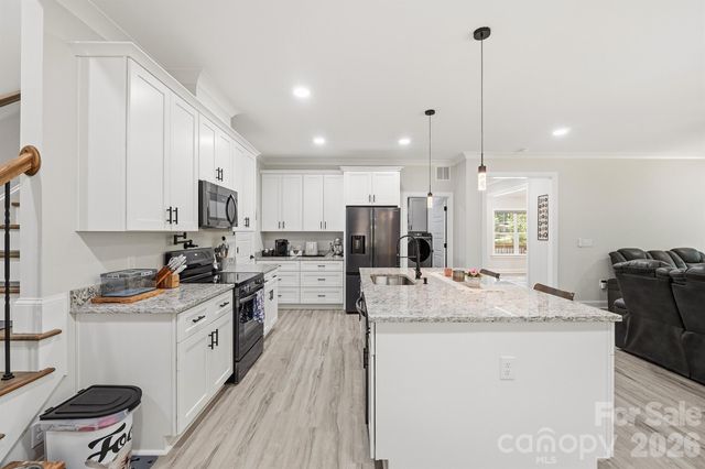 413 Lakewood Drive, Lexington, NC 27292