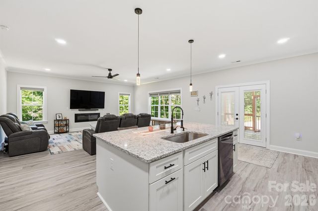 413 Lakewood Drive, Lexington, NC 27292