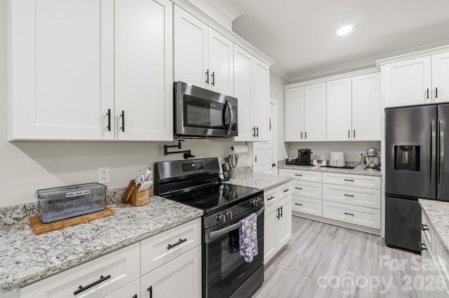 413 Lakewood Drive, Lexington, NC 27292