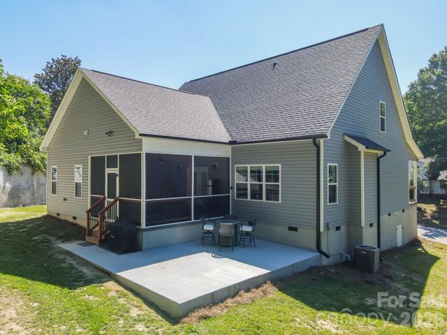 413 Lakewood Drive, Lexington, NC 27292