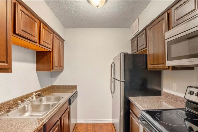 150 S Main Street 206, Euless, TX 76040