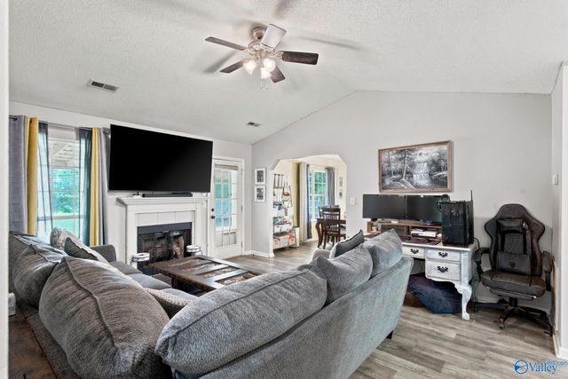 103 Thornhedge Trail, Toney, AL 35773