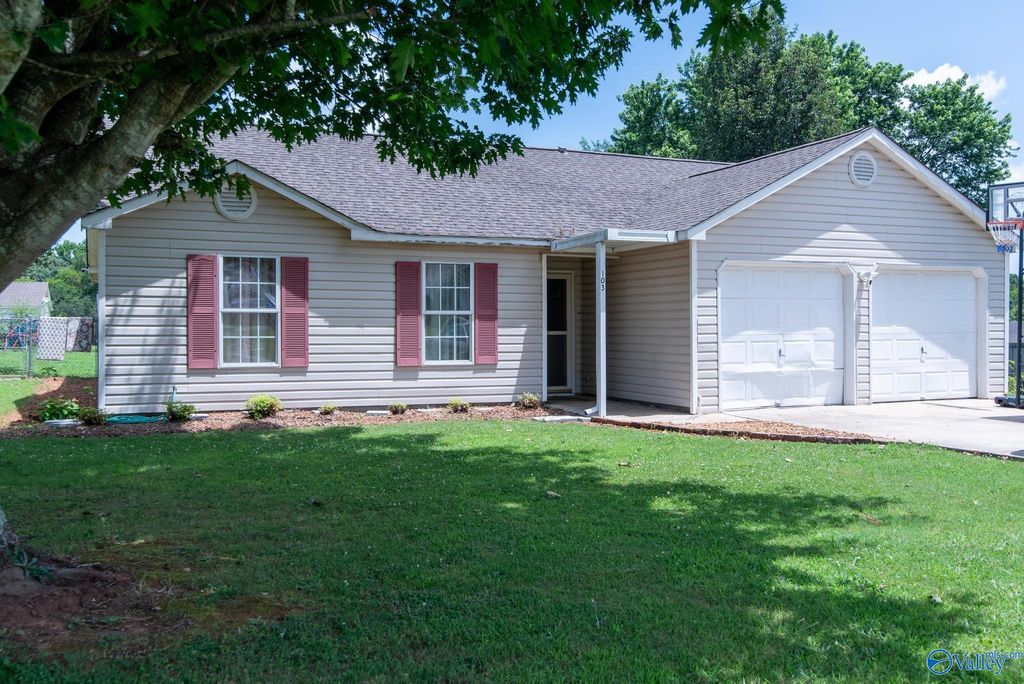 103 Thornhedge Trail, Toney, AL 35773