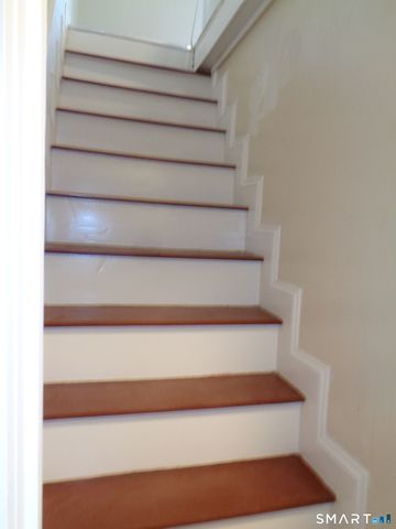 92 Smith Street, Derby, CT 06418