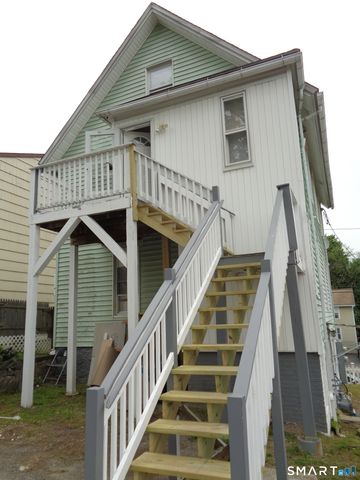 92 Smith Street, Derby, CT 06418