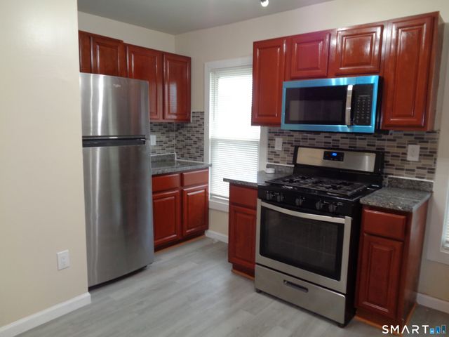 92 Smith Street, Derby, CT 06418