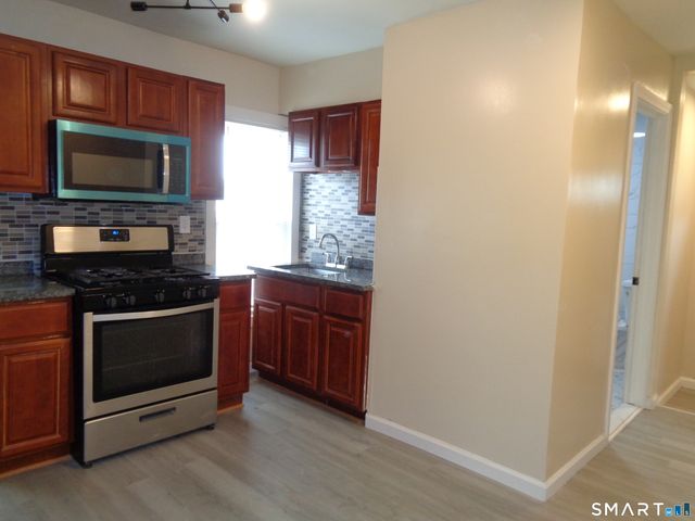 92 Smith Street, Derby, CT 06418