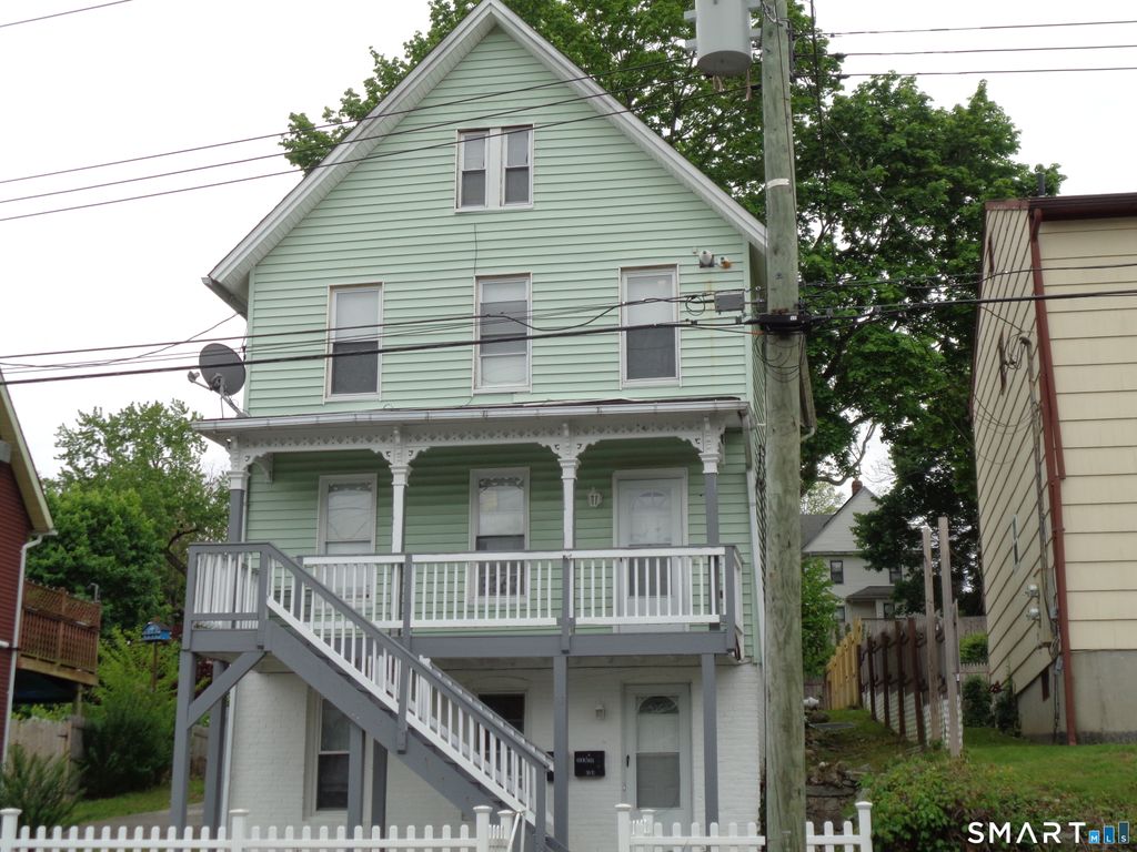 92 Smith Street, Derby, CT 06418
