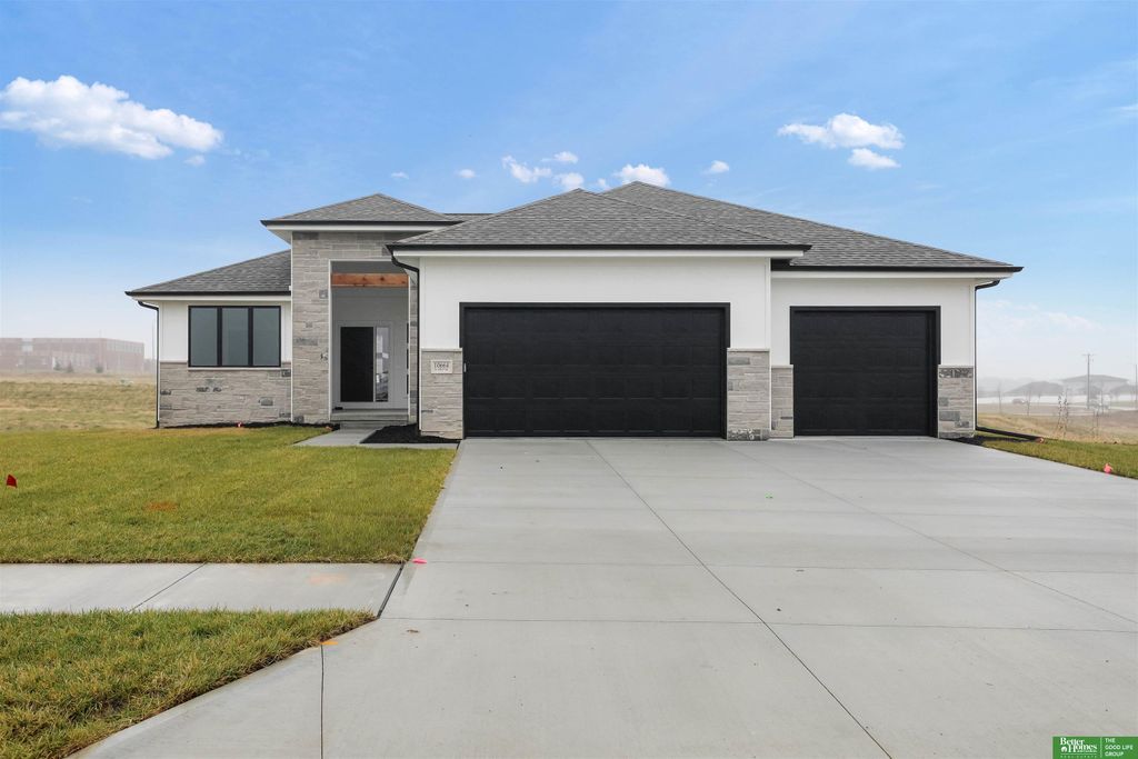 10664 S 103rd Street, Papillion, NE 68046
