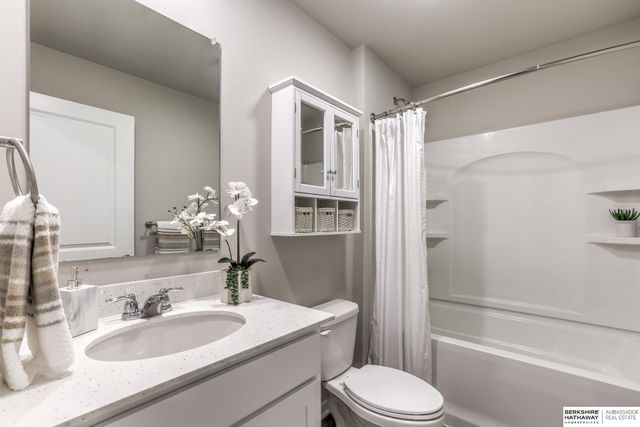 19128 Murray Trail, Gretna, NE 68028