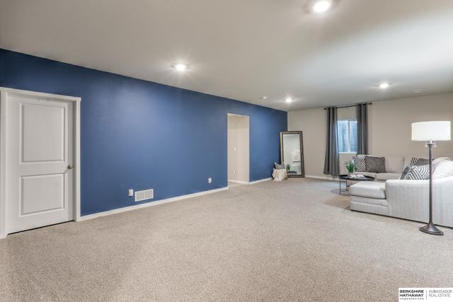 19128 Murray Trail, Gretna, NE 68028