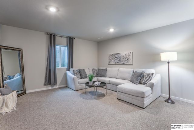 19128 Murray Trail, Gretna, NE 68028