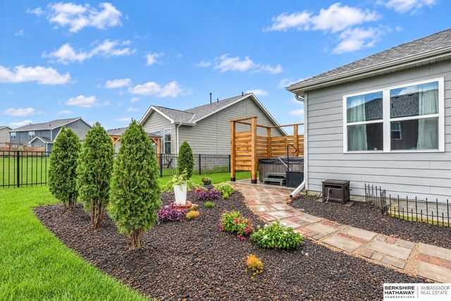 19128 Murray Trail, Gretna, NE 68028