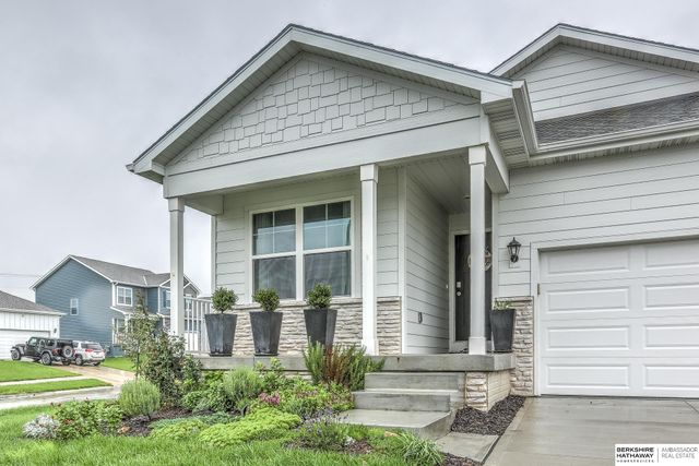 19128 Murray Trail, Gretna, NE 68028