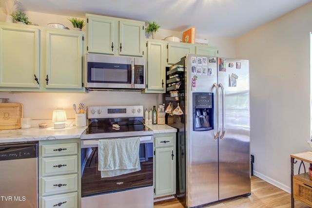 200 Arrowhead Drive 1, Johnson City, TN 37601
