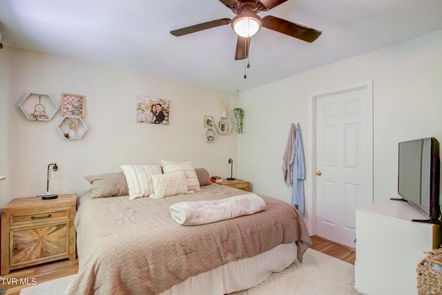 200 Arrowhead Drive 1, Johnson City, TN 37601