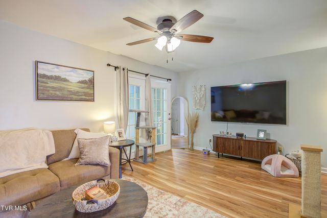200 Arrowhead Drive 1, Johnson City, TN 37601