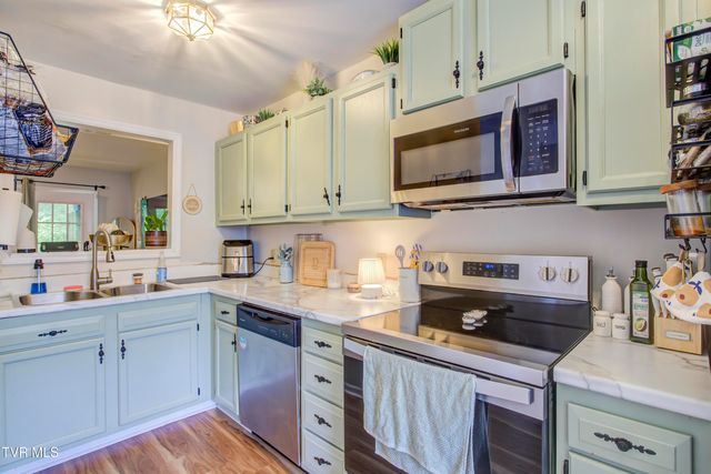 200 Arrowhead Drive 1, Johnson City, TN 37601