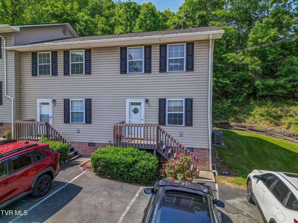200 Arrowhead Drive 1, Johnson City, TN 37601
