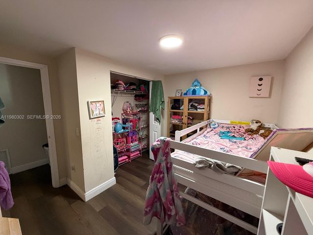 5290 SW 22nd Terrace, Dania Beach, FL 33312