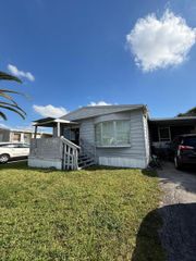 5290 SW 22nd Terrace, Dania Beach, FL 33312