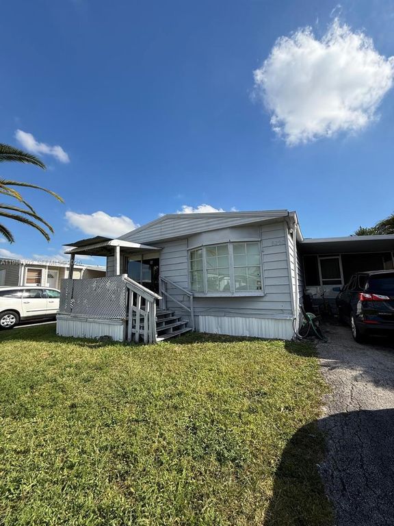 5290 SW 22nd Terrace, Dania Beach, FL 33312