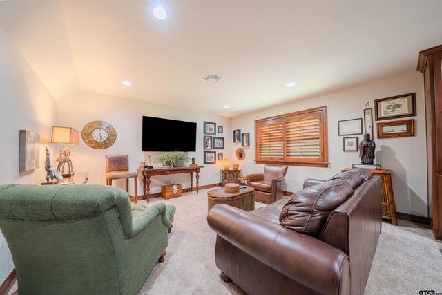 555 PR 5945, Yantis, TX 75497