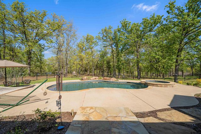 555 PR 5945, Yantis, TX 75497