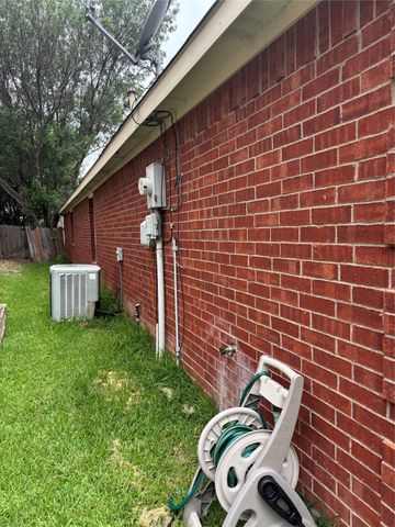 5013 Skymeadow Drive, Fort Worth, TX 76135