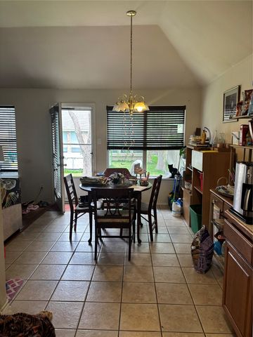 5013 Skymeadow Drive, Fort Worth, TX 76135