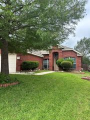5013 Skymeadow Drive, Fort Worth, TX 76135