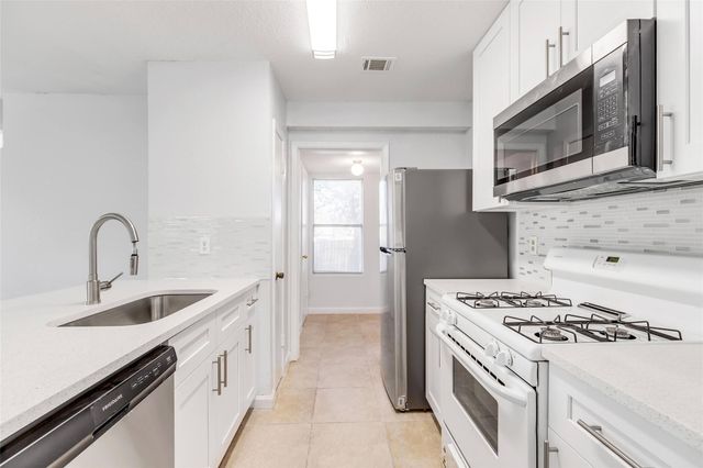 9611 Bear Paw TRL A, Del Valle, TX 78617