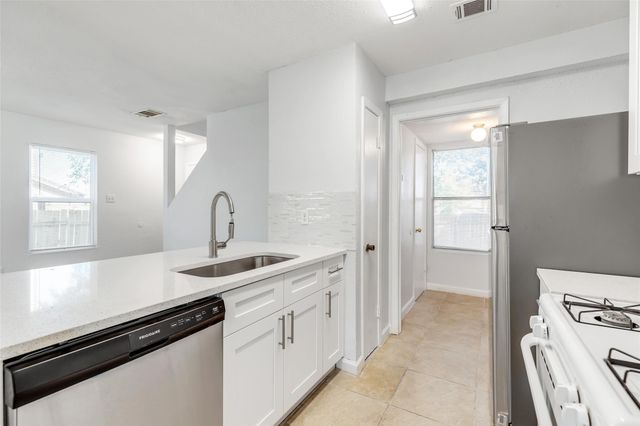 9611 Bear Paw TRL A, Del Valle, TX 78617