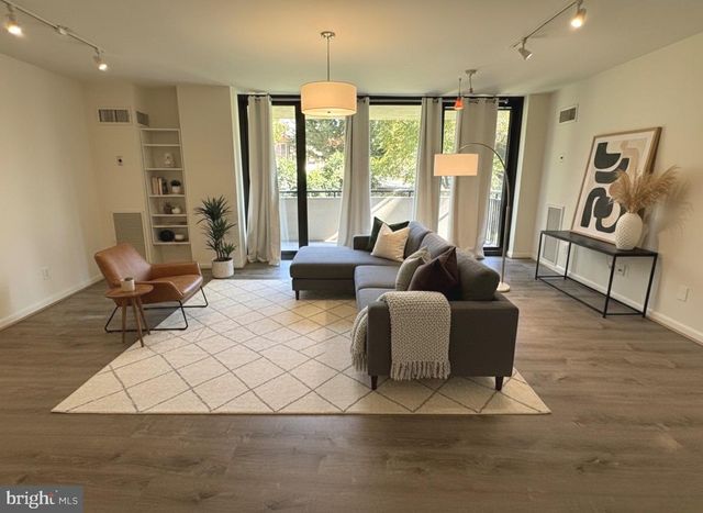 4620 N PARK AVE #202E, Chevy Chase, MD 20815