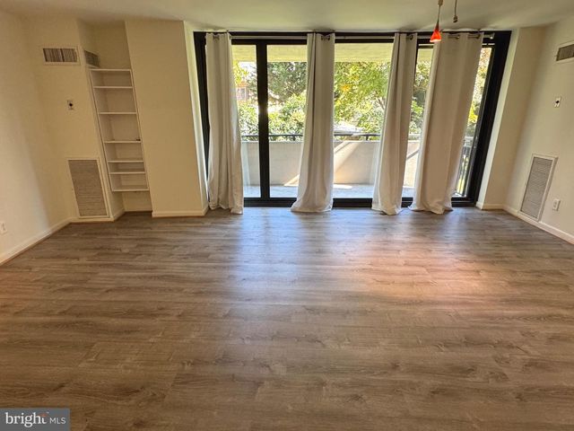 4620 N PARK AVE #202E, Chevy Chase, MD 20815