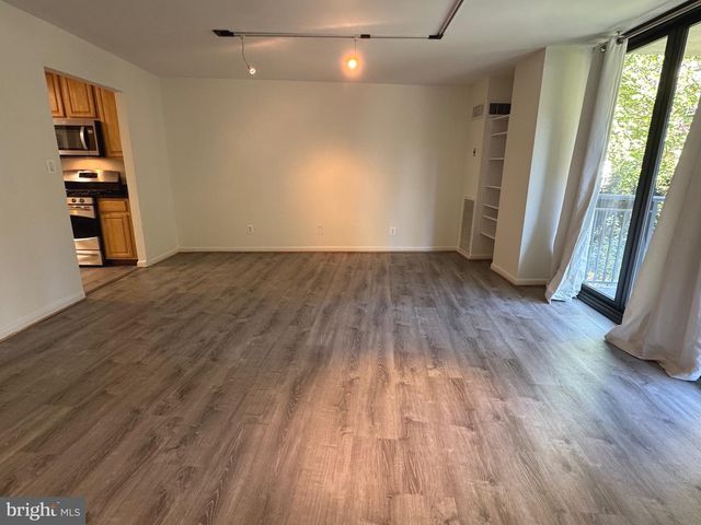 4620 N PARK AVE #202E, Chevy Chase, MD 20815